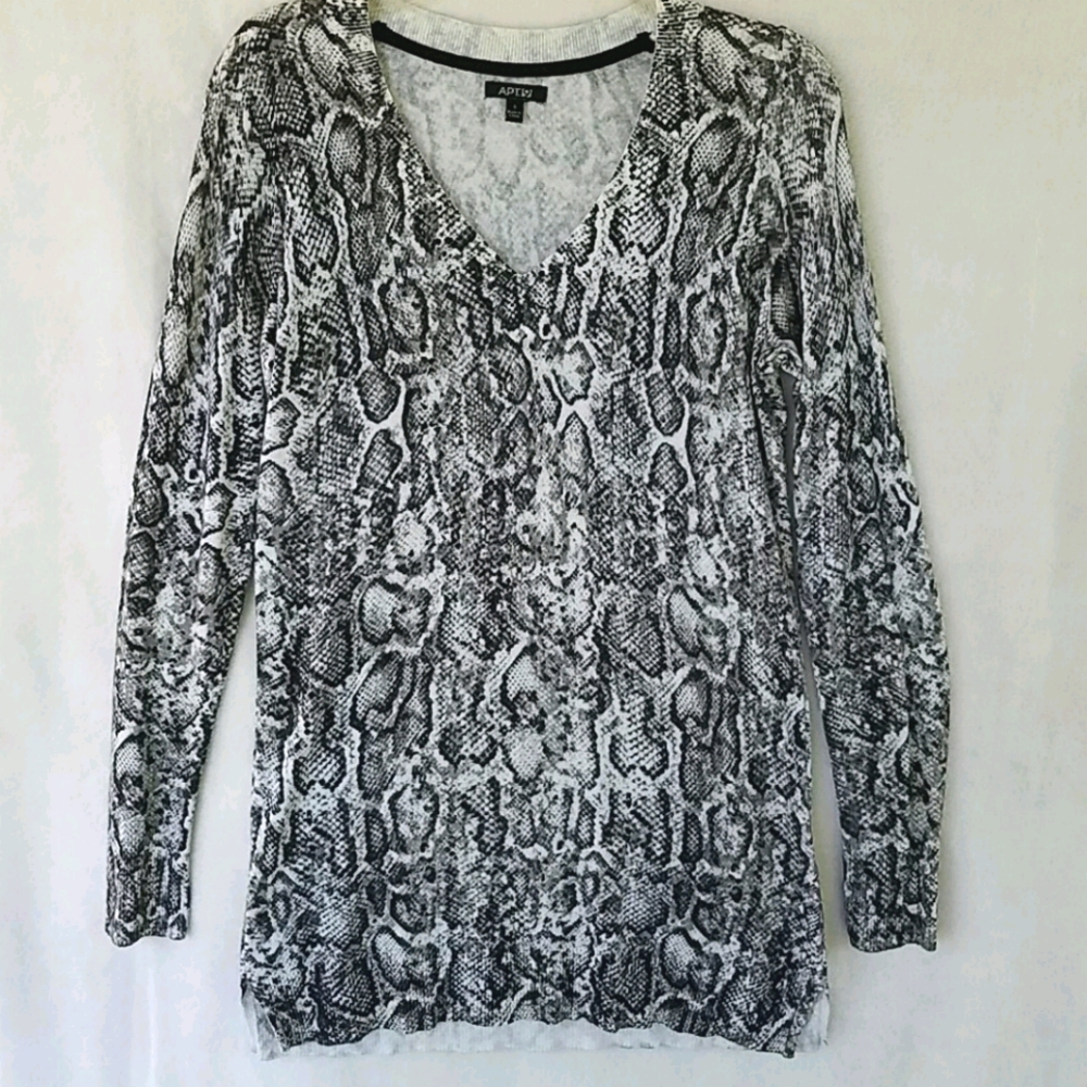 APT 9 Women's V-neck Snake--Print Tunic Top